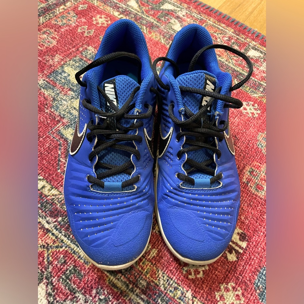 Nike size 6 youth turf shoes - Great condition